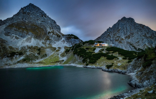 Coburger Hütte Dämmerung Ehrwald Tirol